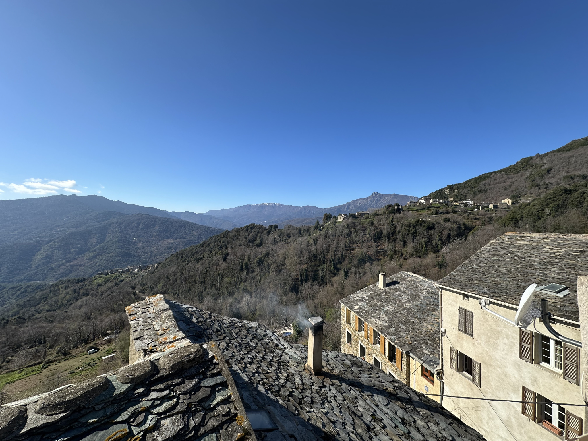 Appartement T3/T4 avec balcon, terrasse et grenier à SILVARECCIO
