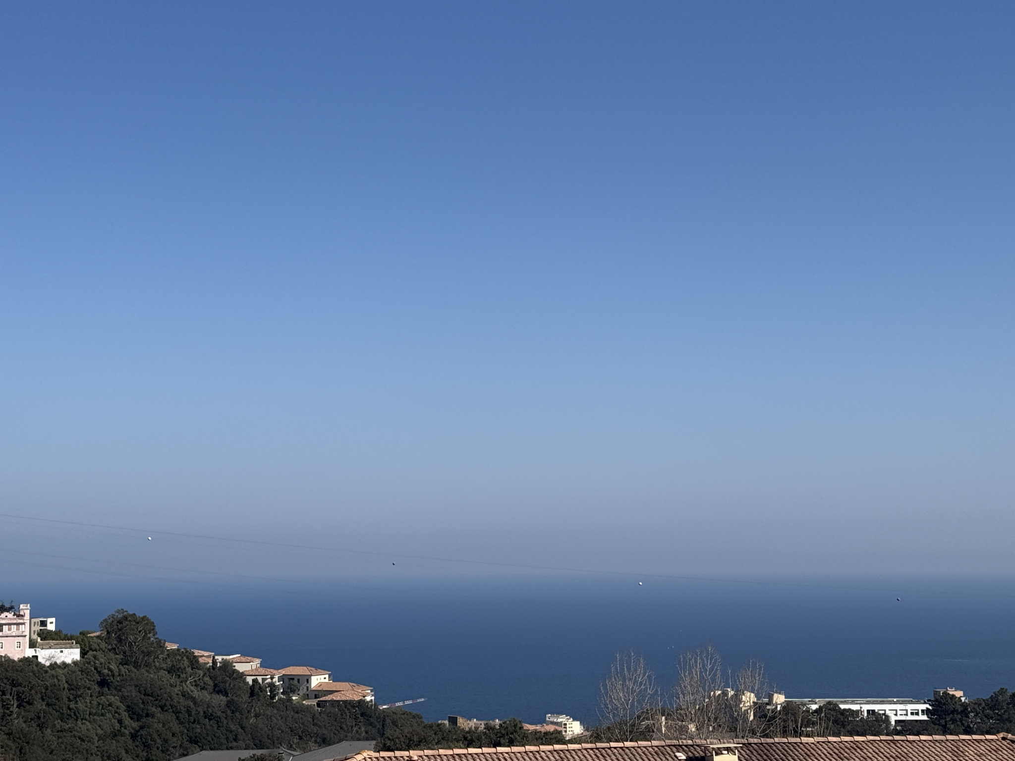 APPARTEMENT T3 DERNIER ETAGE AVEC PARKING GRANDE TERRASSE ET VUE MER