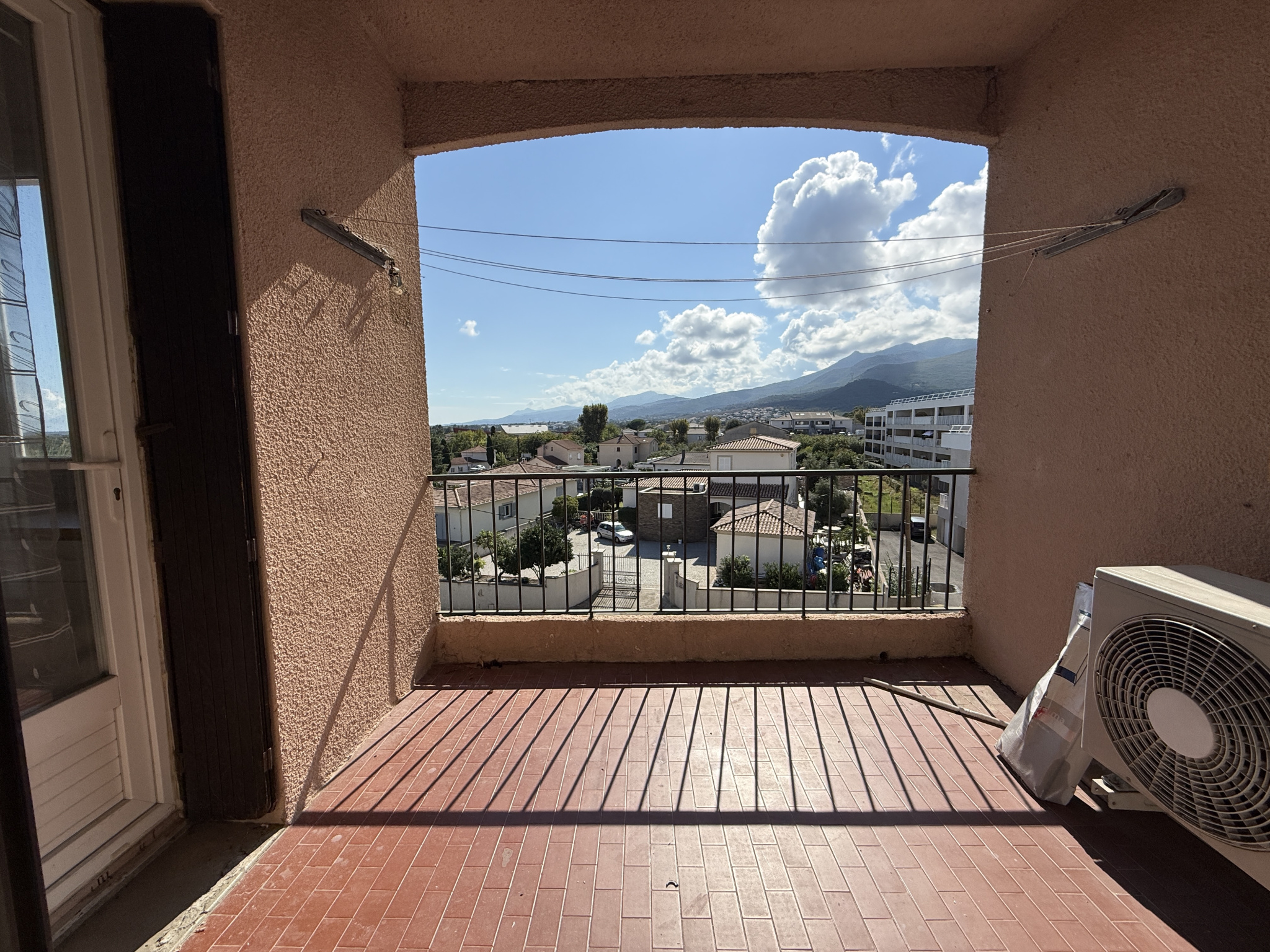 Appartement 3 pièces avec terrasse et cave à BIGUGLIA