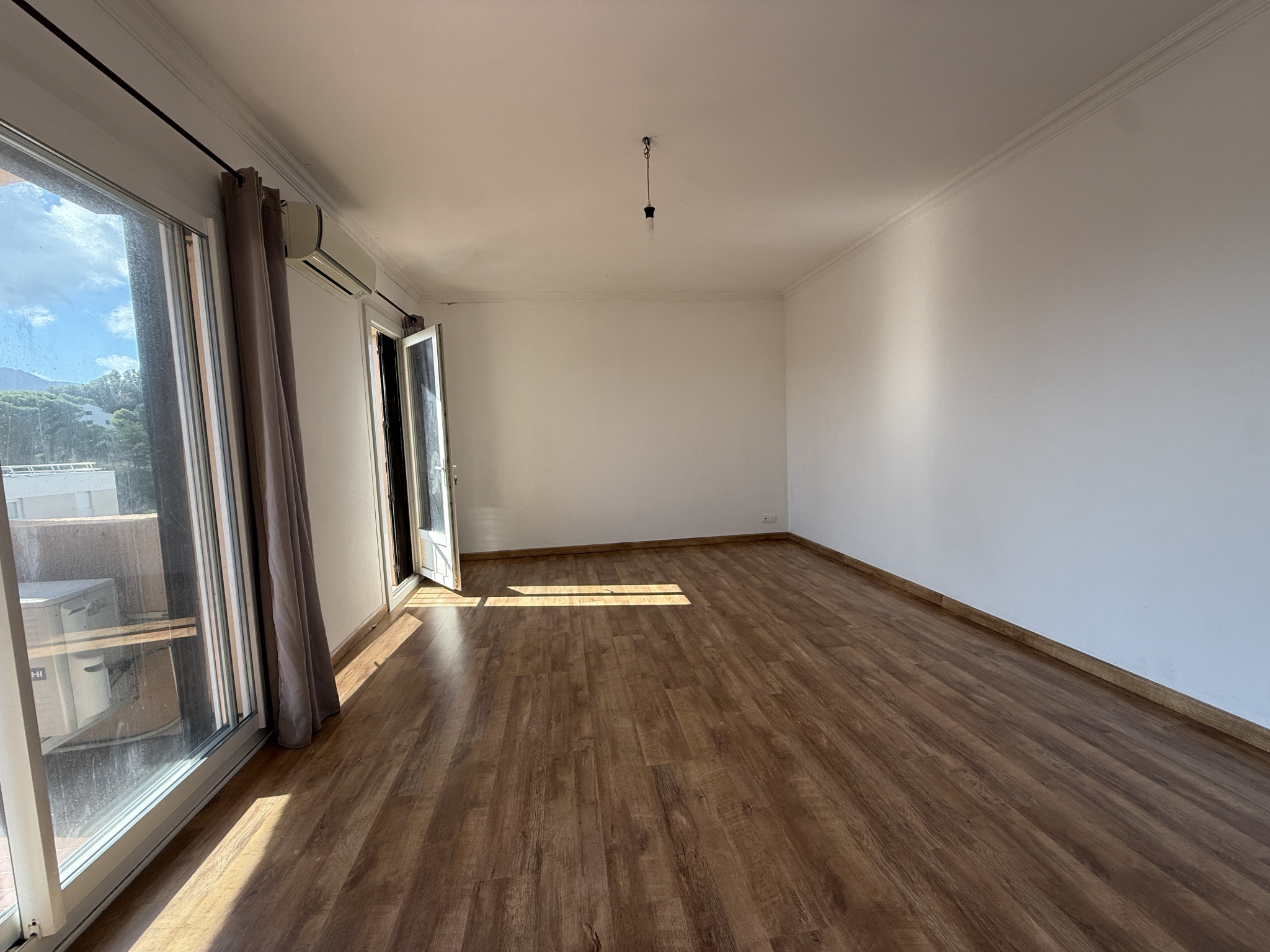 Appartement 3 pièces avec terrasse et cave à BIGUGLIA