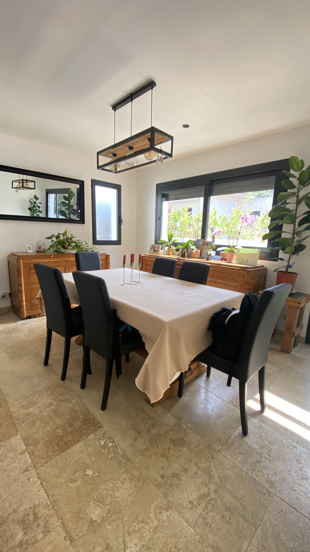 Villa indépendante Type T3 d'environ 91 m2 avec jardin .et terrasse aménagée.