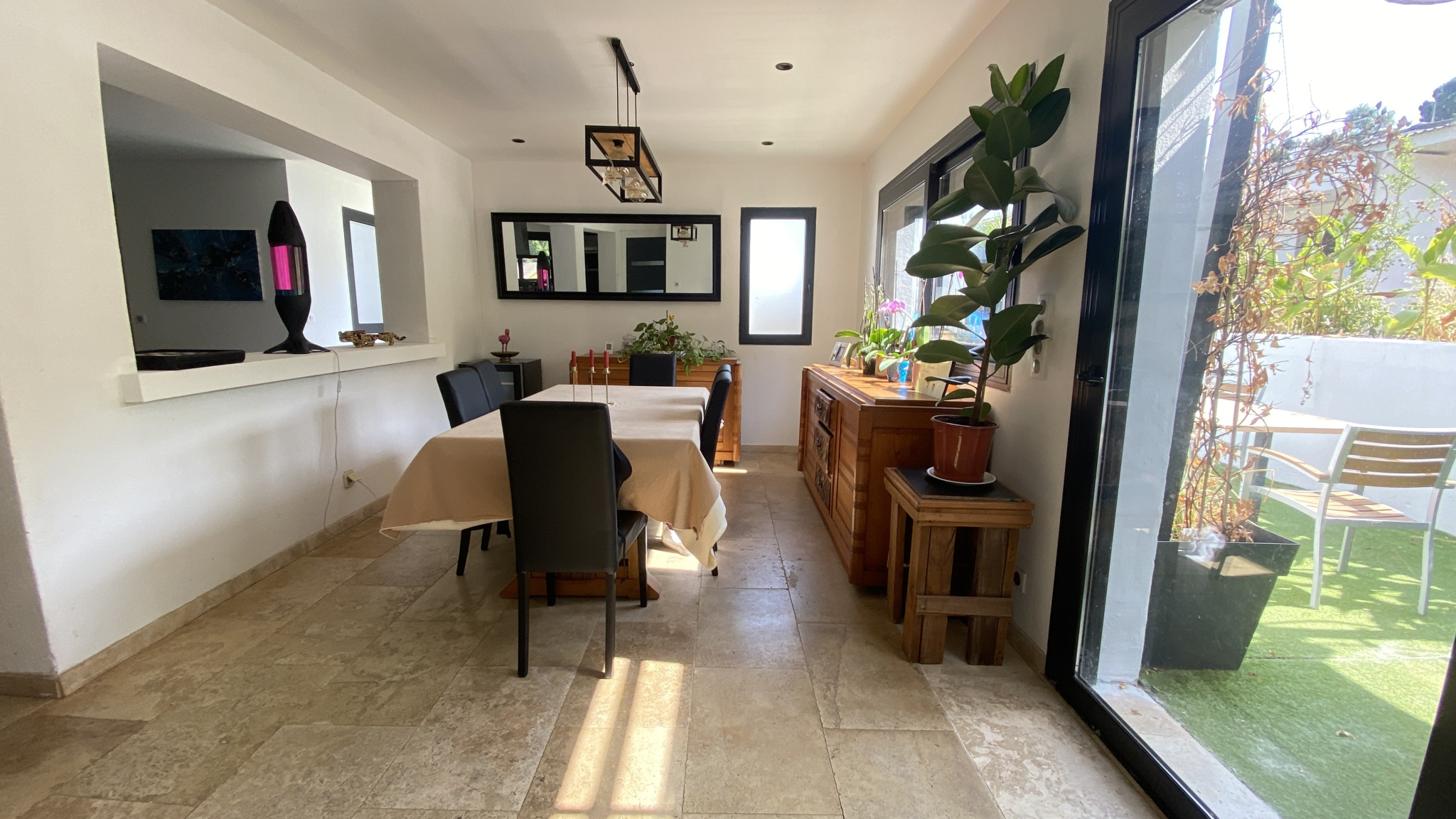 Villa indépendante Type T3 d'environ 91 m2 avec jardin .et terrasse aménagée.